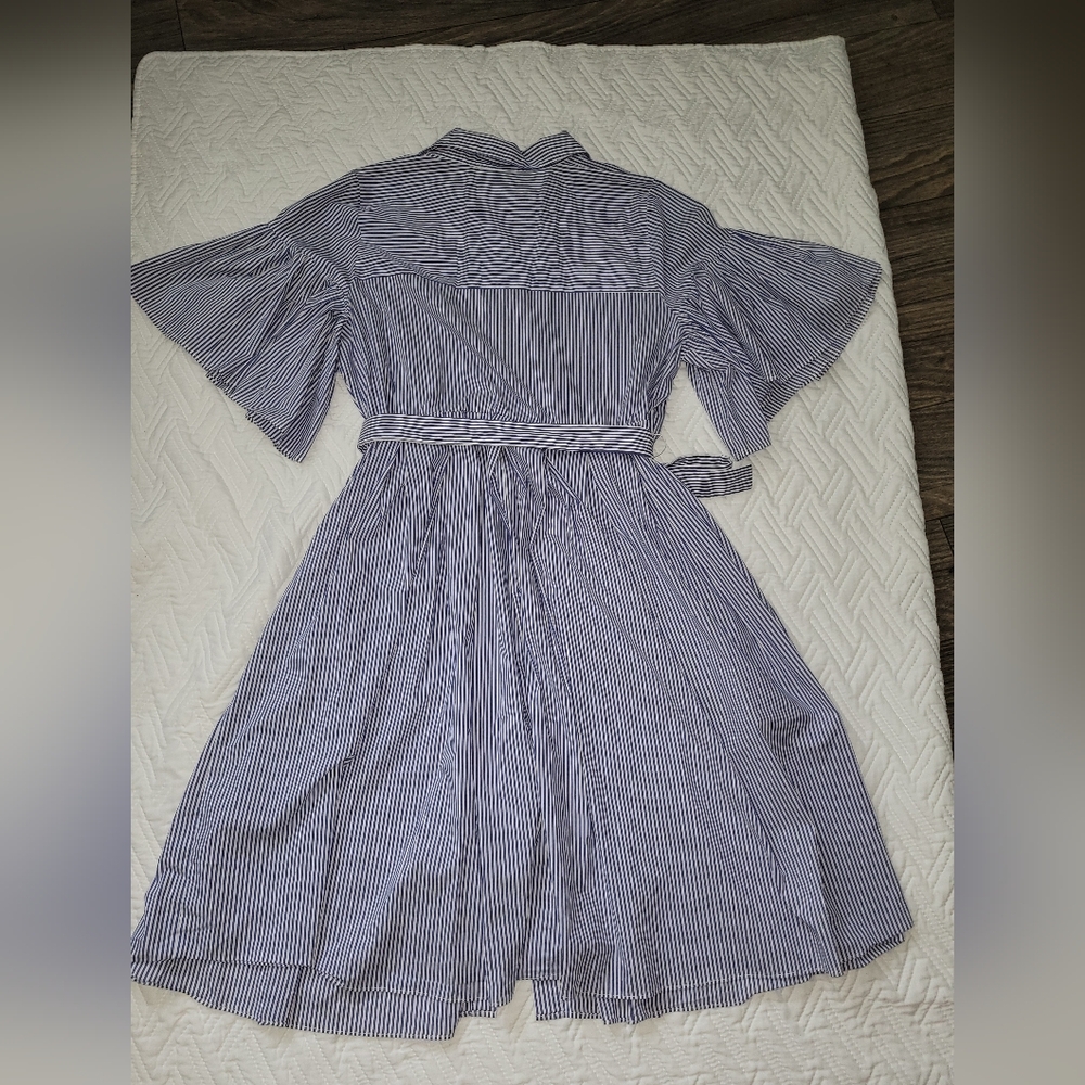 Eloquii Blue Striped Shirt with Floral Embroidery Size22 Used Excelent Condition - Picture 8 of 11